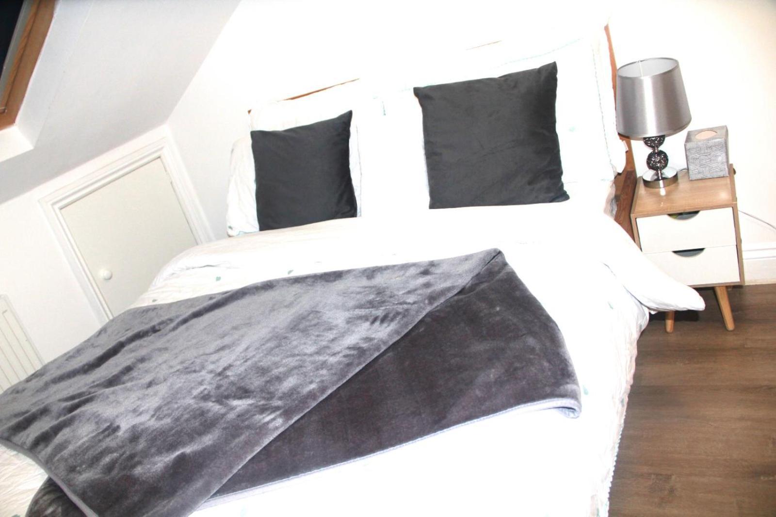 Qties Luxury Home Londen Buitenkant foto