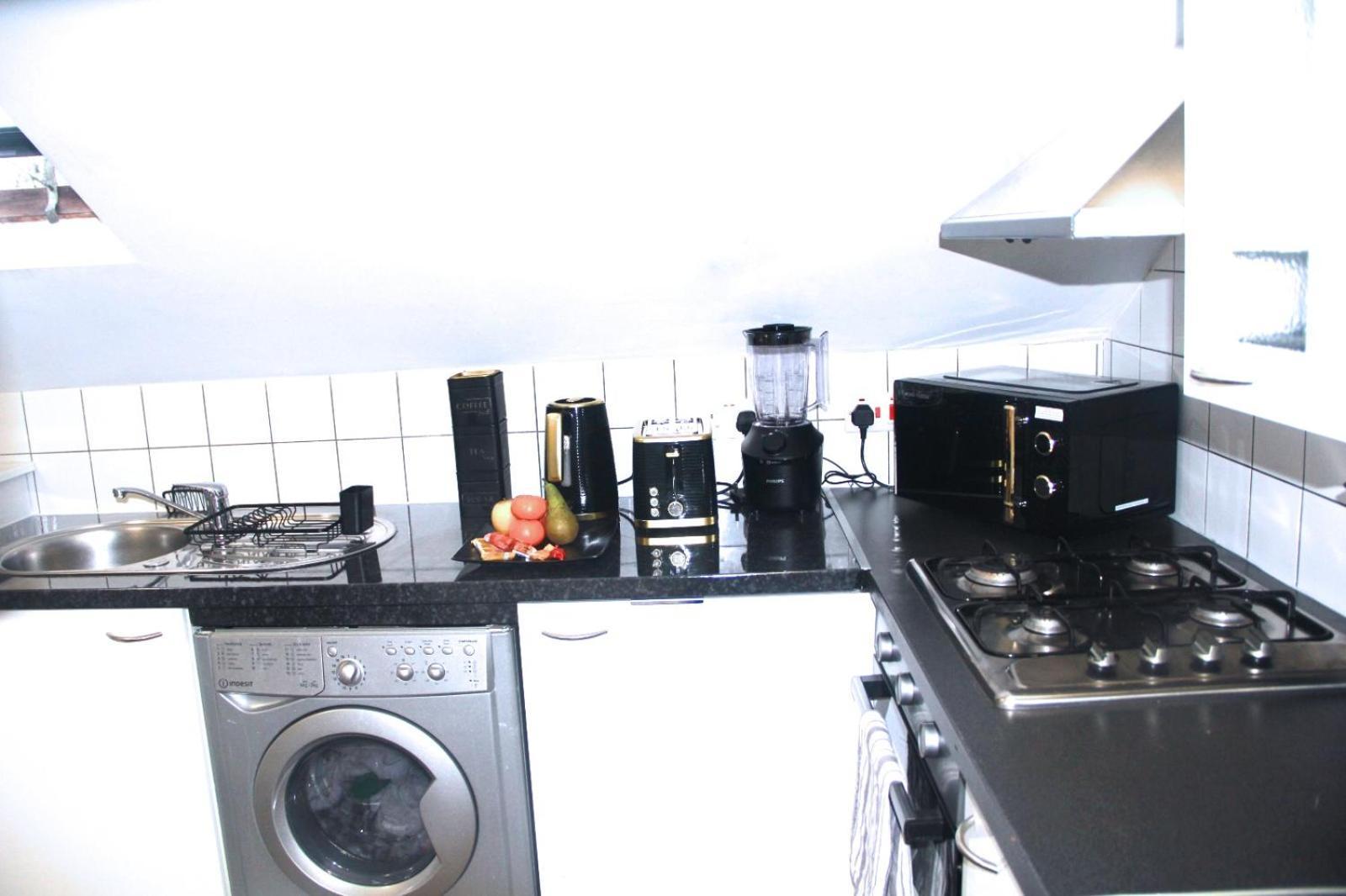 Qties Luxury Home Londen Buitenkant foto